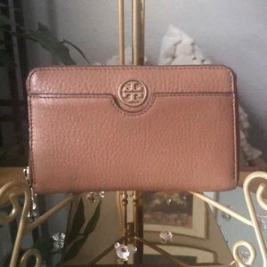 EUC TORY BURCH LEATHER ZIP AROUND WALLET